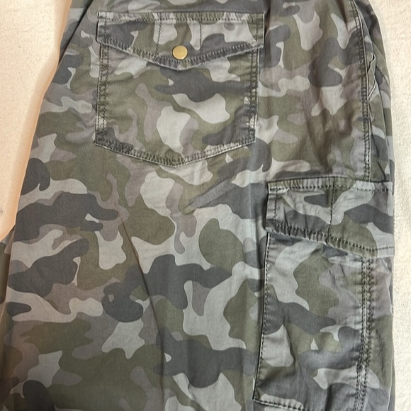 Natural Reflections Camo Cargo Joggers XXL - Picture 3 of 10